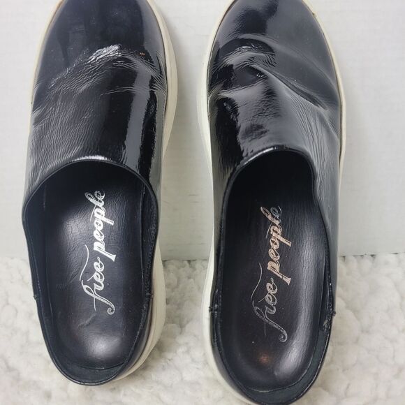 Free People Black Shiny Patent Leather Wynwood Slip On Slide Platform Mules - Picture 8 of 10